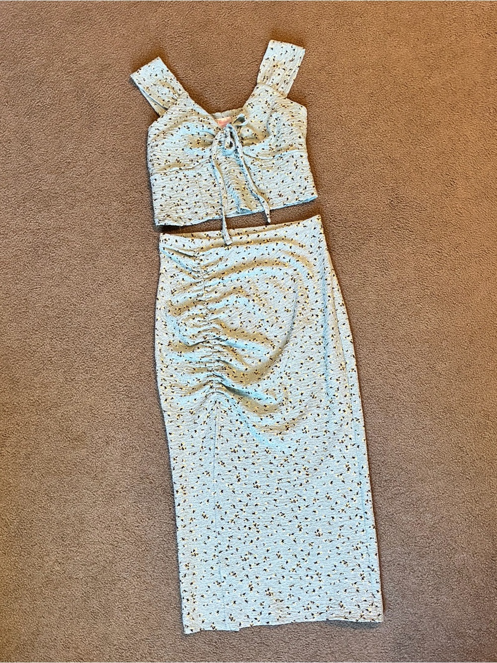 No Boundaries Light Green Floral Two-Piece Set Crop Top & Midi Skirt Size M 7/9